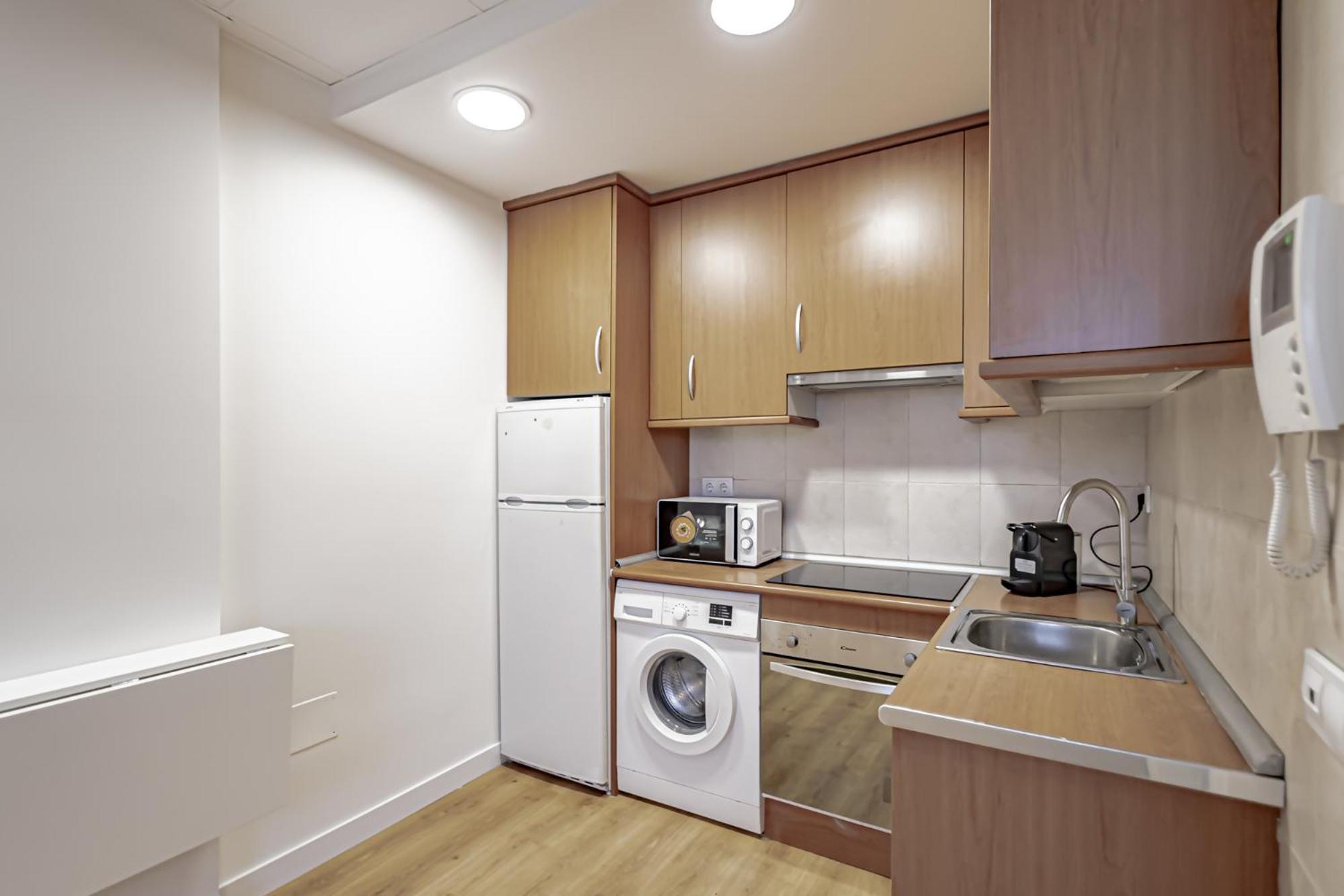 Apartamentos Noviembre Мадрид Экстерьер фото