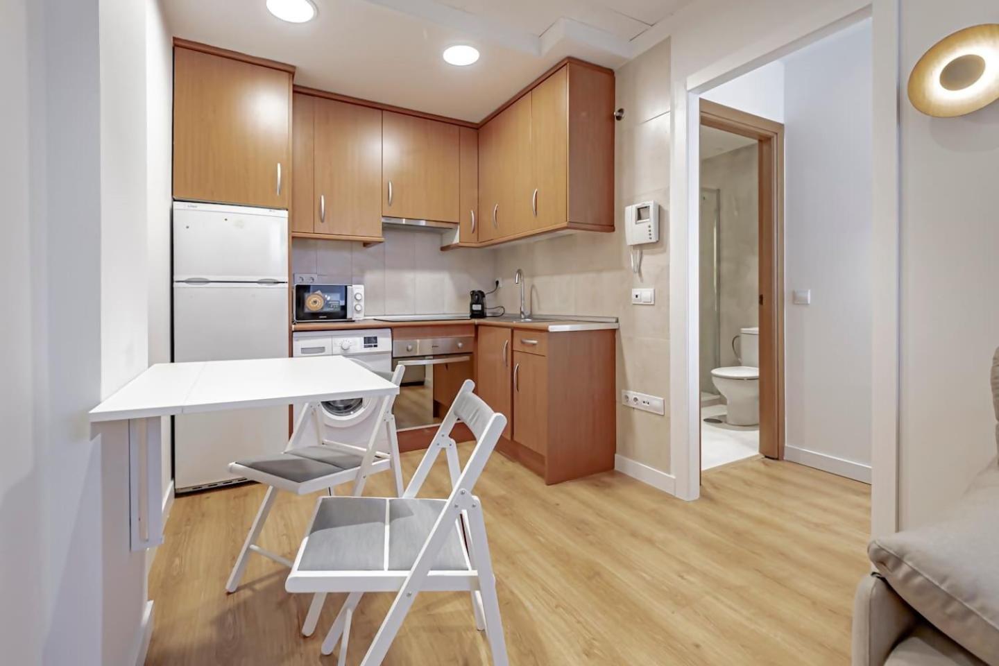 Apartamentos Noviembre Мадрид Экстерьер фото